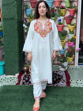 Kashmilon Wool 2pc Stiched Aari Work Pheran Suit  Price
