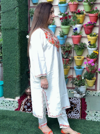 Kashmilon Wool 2pc Stiched Aari Work Pheran Suit  Price