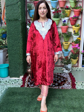 Velvet Tilla Work Pheran Maroon