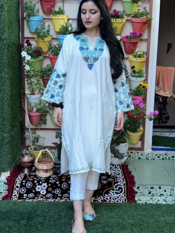 Kashmilon Aari Work Sleeve Design Pheran